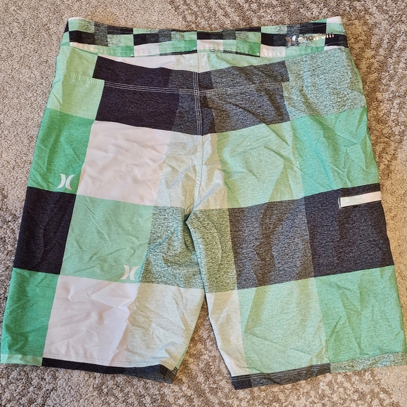 Hurley Men Boardshorts - Picture 3 of 4